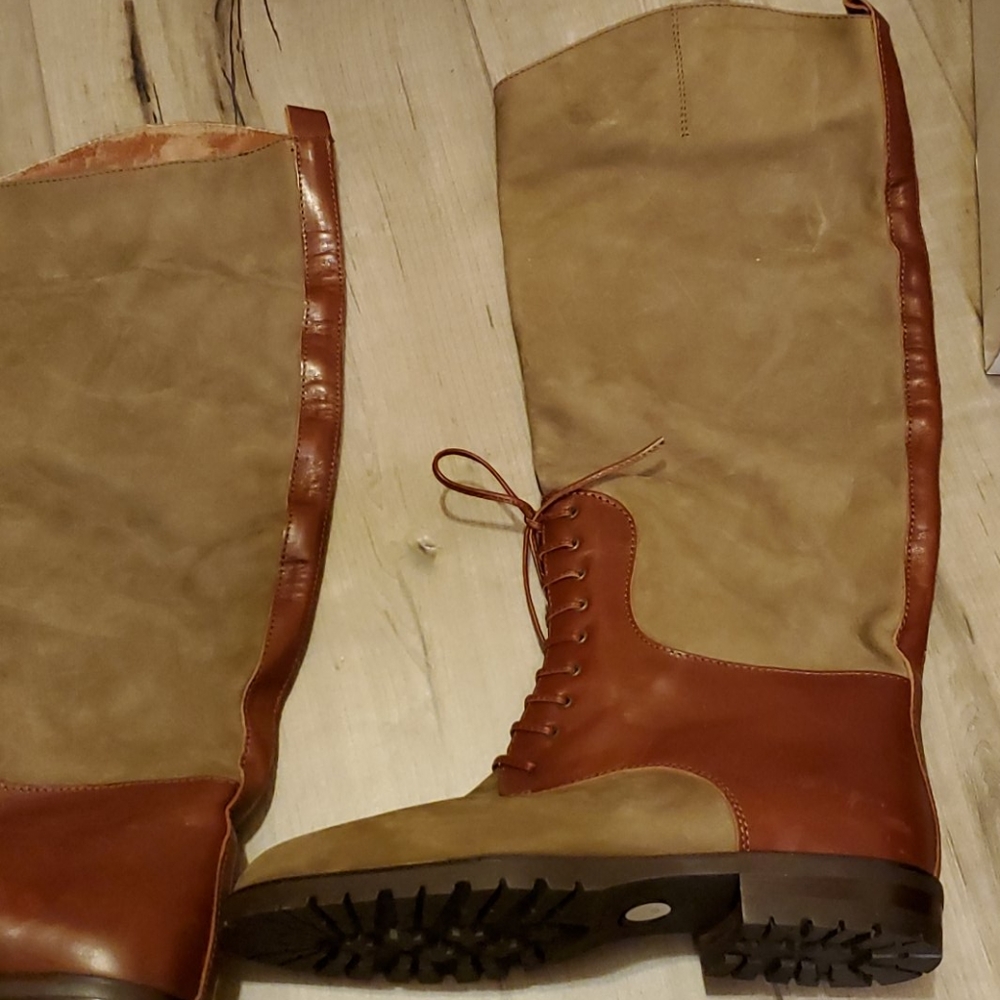 Boots - Picture 3 of 3